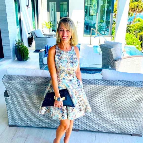 Meet your Posher, Sharon - Picture 1 of 1